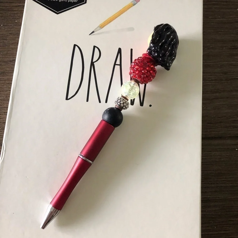 Disney Doorables: Tangled: Mother Gothel handmade beaded pen